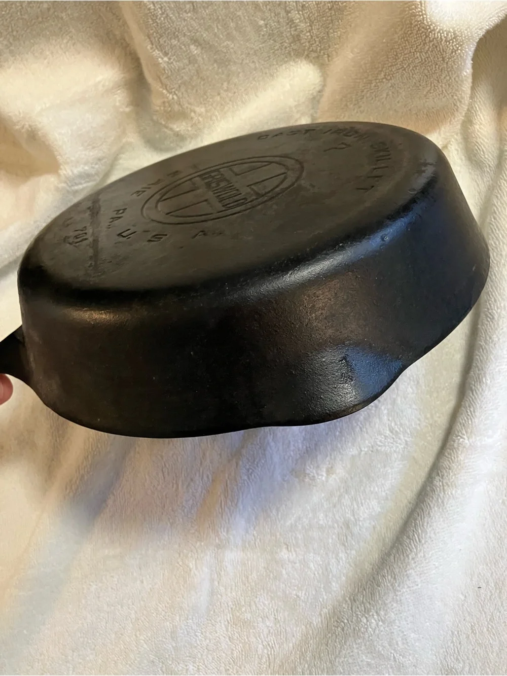 Antique Griswold #7 cast iron skillet frying pan